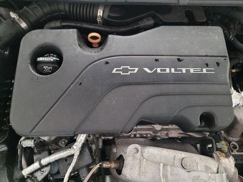 Used 2018 Chevrolet Volt Premier w/ Driver Confidence Package FWD image 30