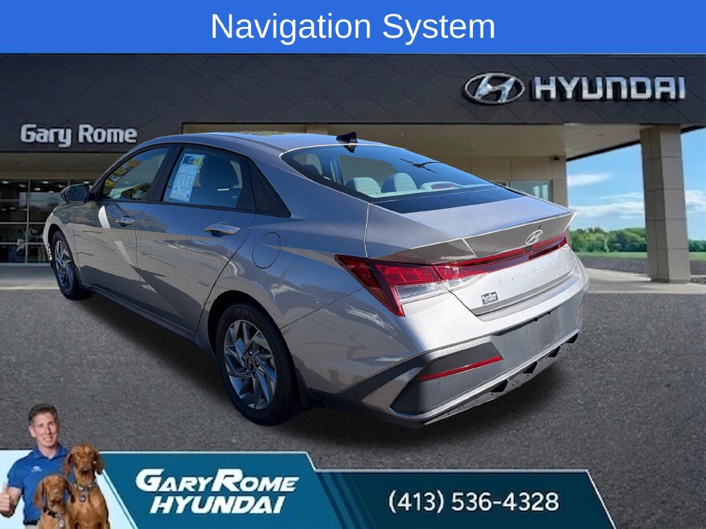 Certified 2024 Hyundai Elantra SEL FWD image 3
