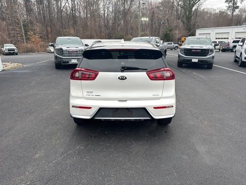 Used 2017 Kia Niro EX image 7