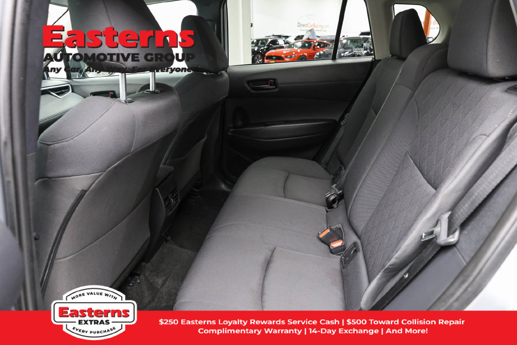 Used 2025 Toyota Corolla Cross LE FWD image 21