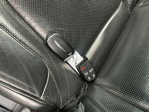 Used 2019 Chrysler 300 Limited image 10