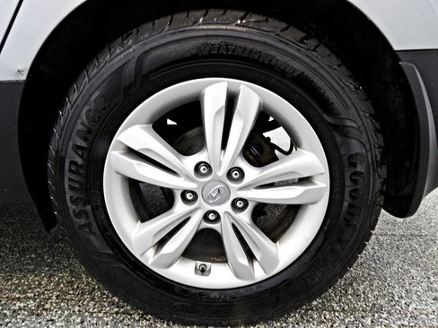 Used 2012 Hyundai Tucson GLS image 19