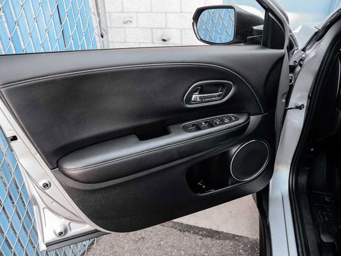 Used 2022 Honda HR-V EX-L image 18