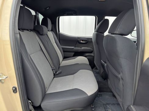 Used 2020 Toyota Tacoma TRD Sport image 32