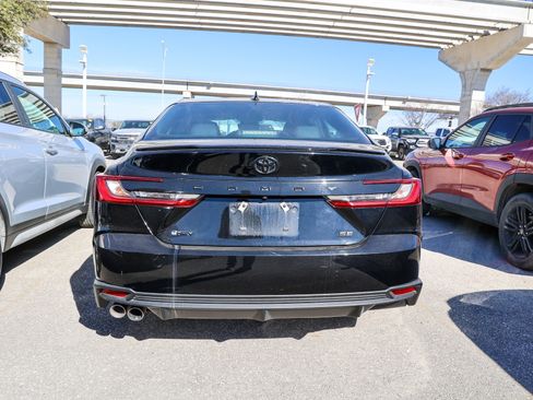 Certified 2025 Toyota Camry SE image 9