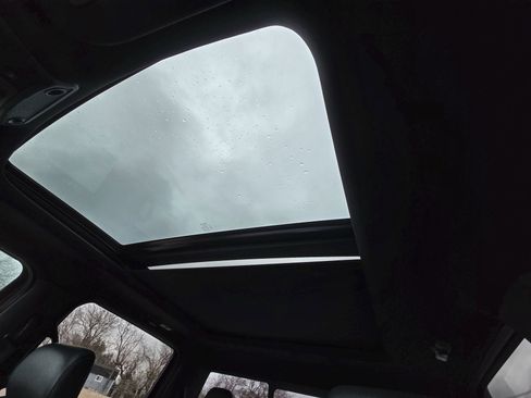 Certified 2018 Ford F150 Raptor w/ Equipment Group 802A Luxury image 21