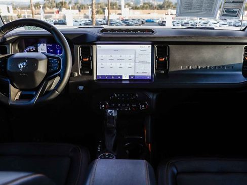 Used 2024 Ford Bronco Badlands image 15