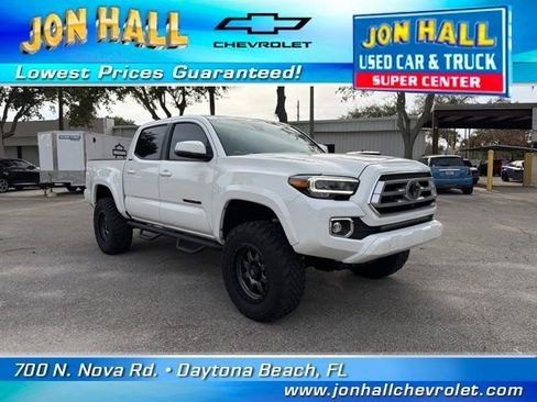 Used 2021 Toyota Tacoma Limited image 1