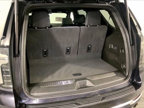 Used 2025 Chevrolet Tahoe Premier AWD/4WD image 4