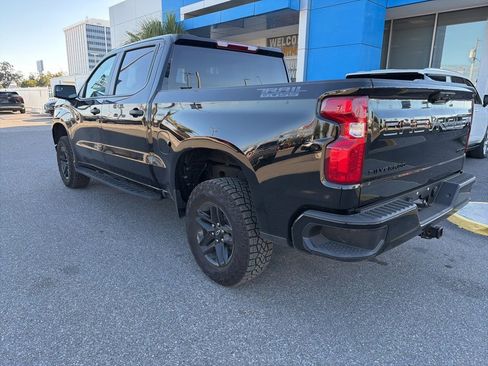 Used 2025 Chevrolet Silverado 1500 Custom Trail Boss w/ Dark Appearance Package image 8