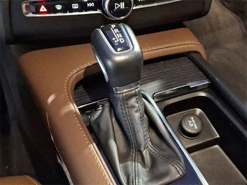 Used 2020 Volvo XC90 T6 Momentum w/ Protection Package Premier image 25