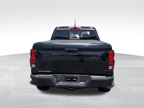 Used 2024 Chevrolet Colorado Trail Boss w/ Technology Package AWD/4WD image 3