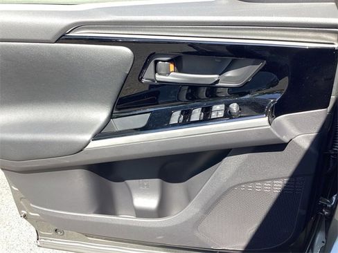 Used 2025 Toyota bZ4X FWD image 24