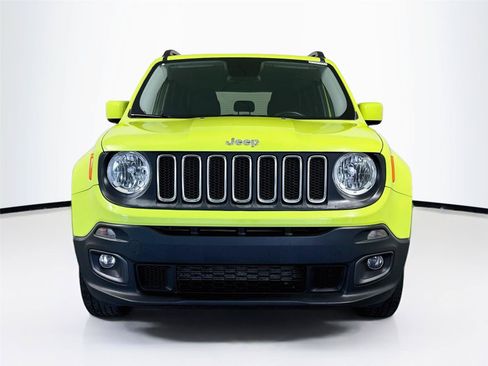 Used 2017 Jeep Renegade Latitude w/ Cold Weather Group AWD/4WD image 8