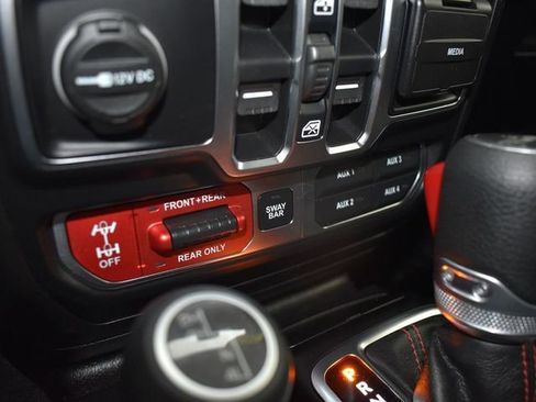 Used 2020 Jeep Wrangler Unlimited Rubicon w/ Steel Bumper Group image 26