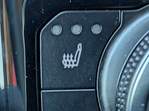 Used 2024 Toyota Highlander XLE image 20