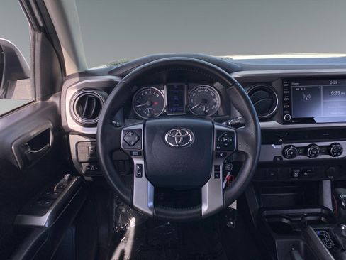 Used 2020 Toyota Tacoma SR5 image 12