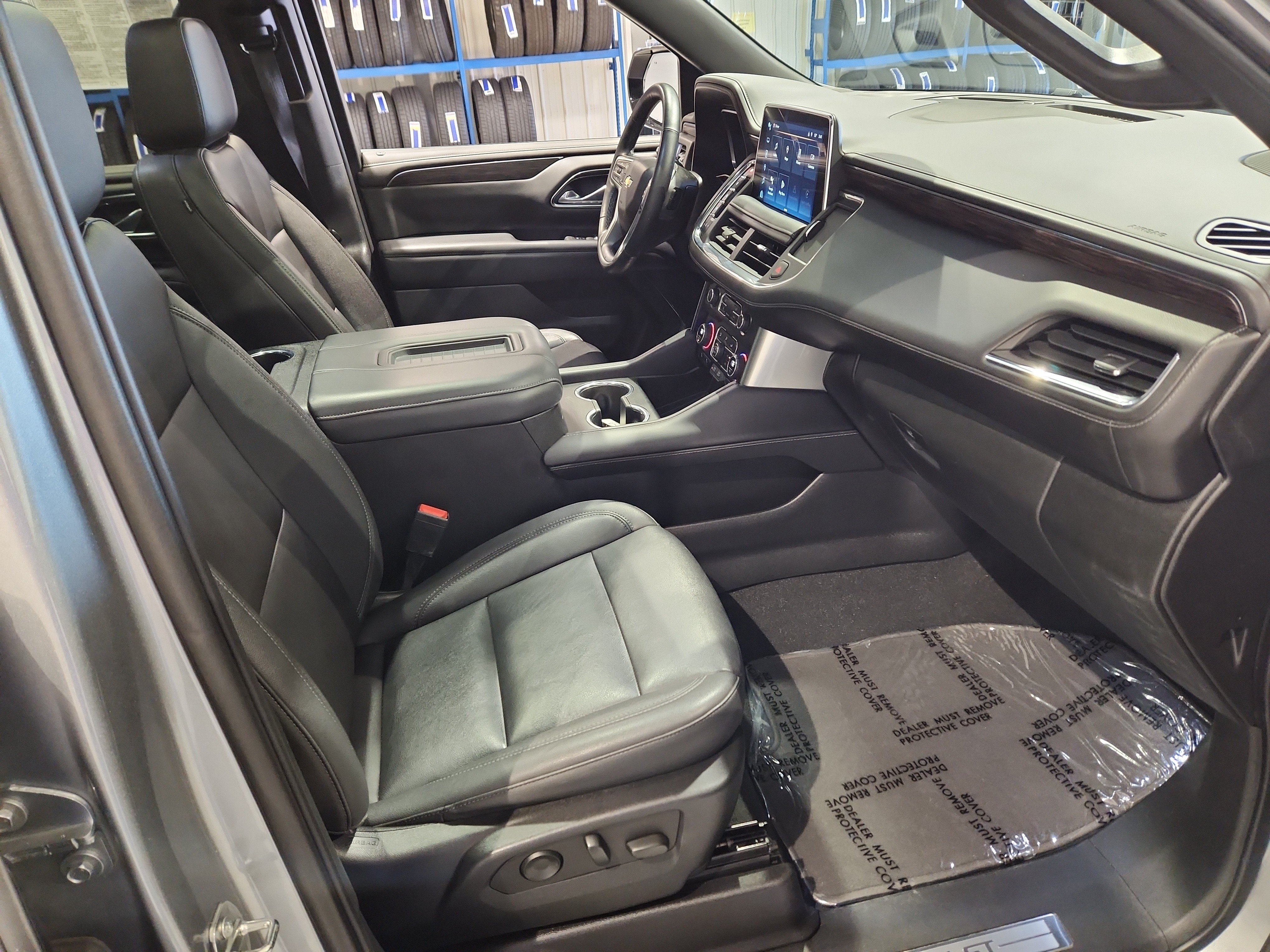 Used 2023 Chevrolet Tahoe LT w/ Luxury Package AWD/4WD image 20