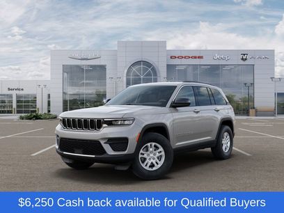 New 2025 Jeep Grand Cherokee Laredo w/ Luxury Tech Group I