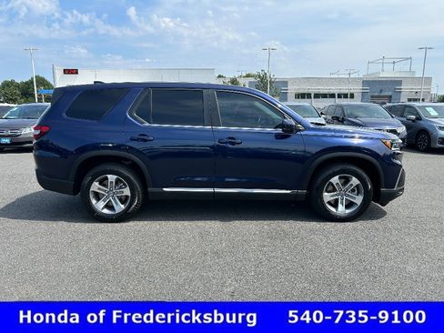 Used 2025 Honda Pilot EX-L image 6