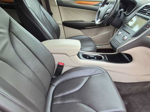 Used 2017 Lincoln MKC Select w/ Select Plus Package AWD/4WD image 21