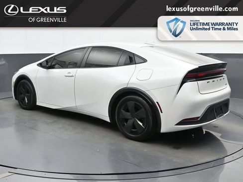 Used 2023 Toyota Prius LE FWD image 6
