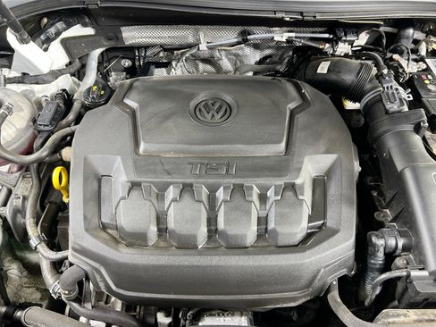 Used 2022 Volkswagen Tiguan SE R-Line image 29