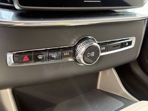 New 2026 Volvo XC90 B6 Plus w/ Protection Package Premier image 15