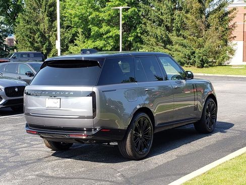 New 2025 Land Rover Range Rover SE image 5