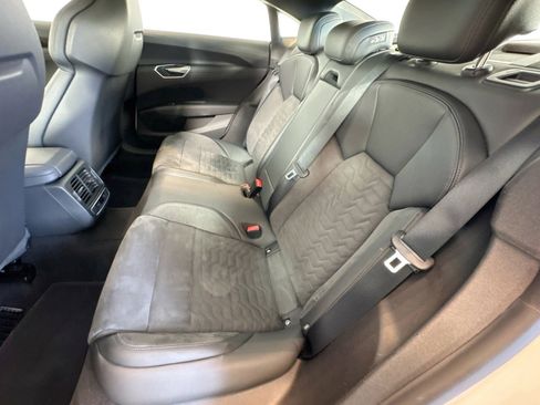 Used 2022 Audi e-tron GT Premium Plus image 22