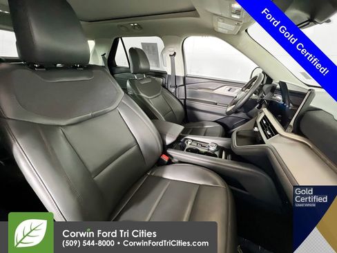 Certified 2025 Ford Explorer Active w/ Active Comfort Package image 19