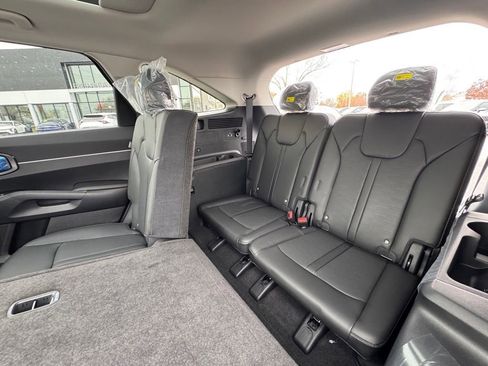 New 2026 Kia Sorento S w/ S Panoramic Sunroof Package image 9