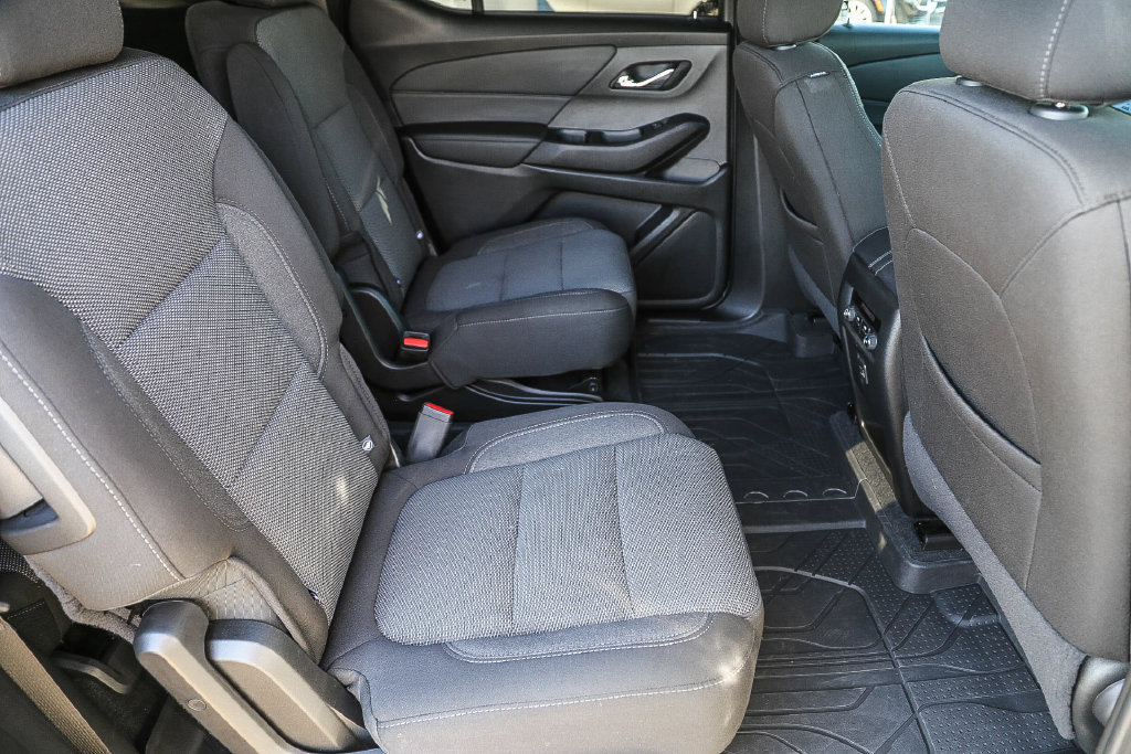 Certified 2023 Chevrolet Traverse LT FWD image 36