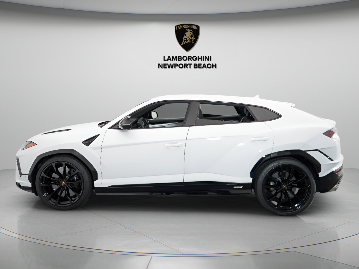 Used 2024 Lamborghini Urus S AWD/4WD image 4