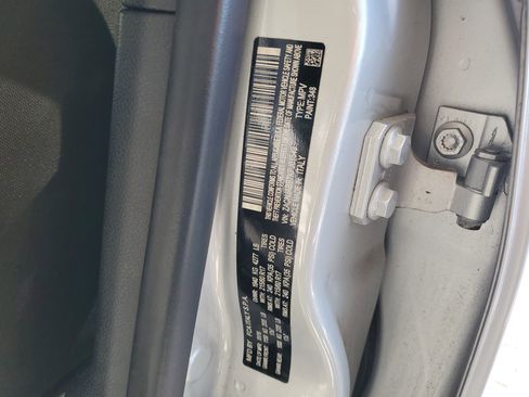 Used 2019 Jeep Renegade Latitude w/ Popular Equipment Group image 10