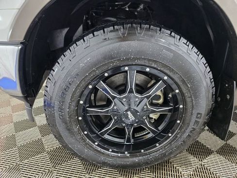 Used 2019 Ford F150 Lariat w/ Equipment Group 502A Luxury image 10