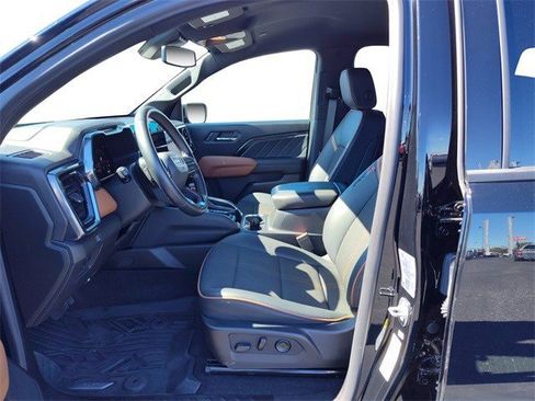 Used 2024 GMC Canyon AT4 image 15