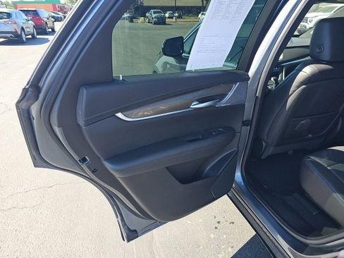 Used 2022 Cadillac XT5 Premium Luxury image 6