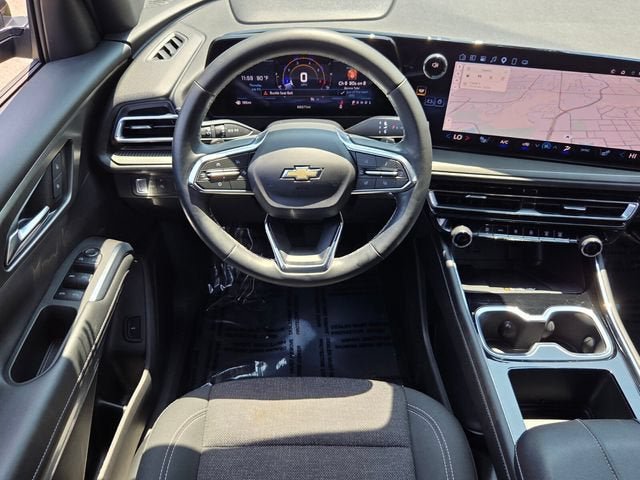 Used 2025 Chevrolet Traverse LT FWD image 15