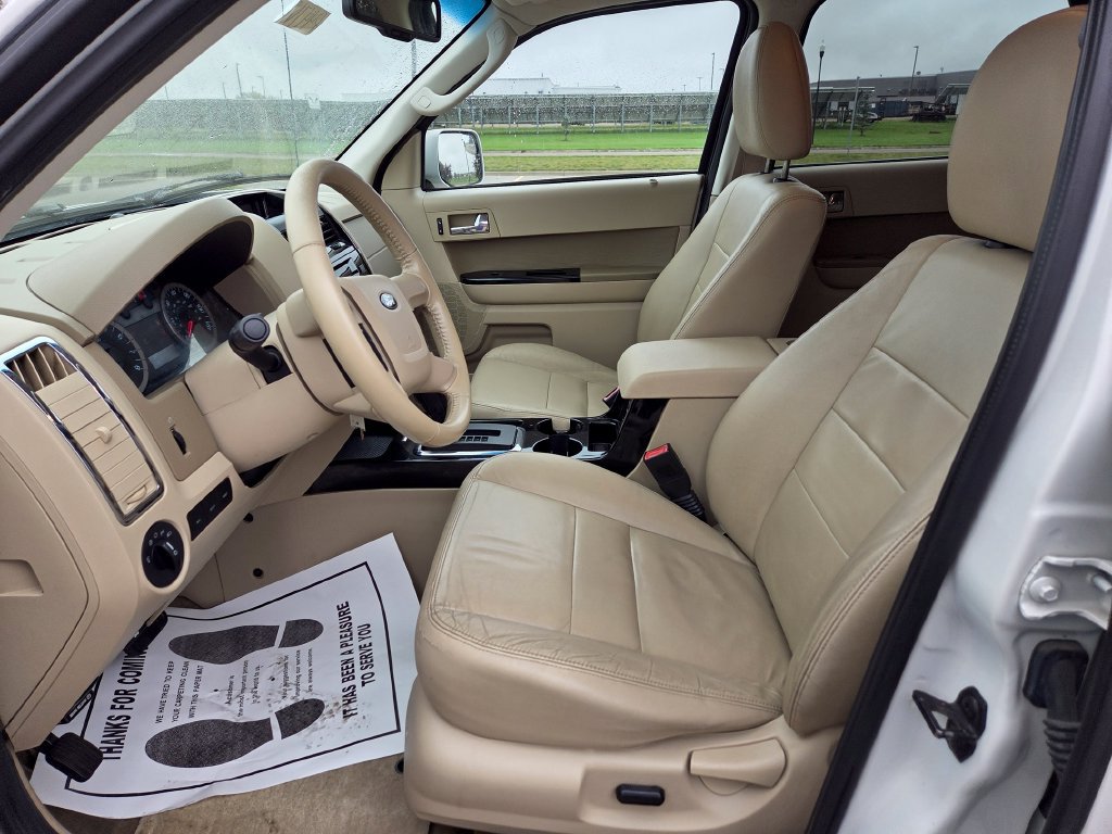 Used 2010 Ford Escape Limited AWD/4WD image 8