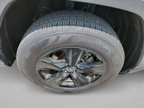 Used 2023 Toyota RAV4 XLE FWD image 10