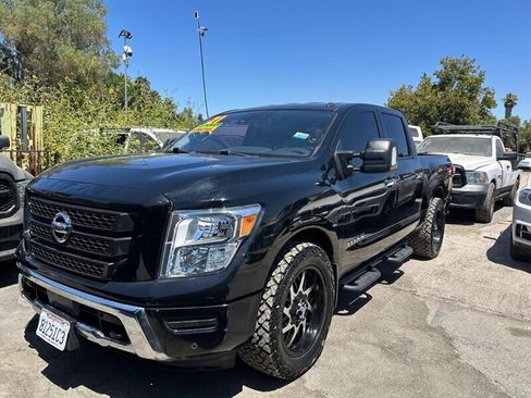 Used 2021 Nissan Titan SV w/ SV Convenience Package RWD image 14