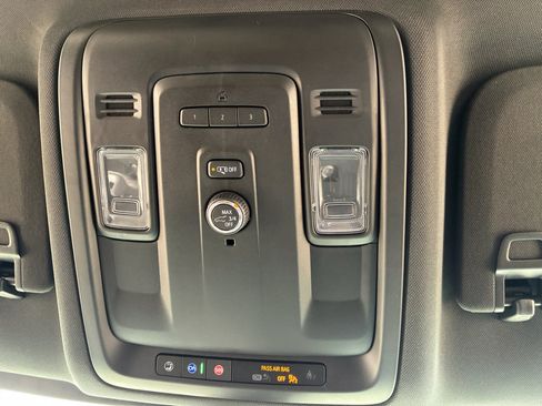 Used 2021 GMC Yukon XL SLT image 11