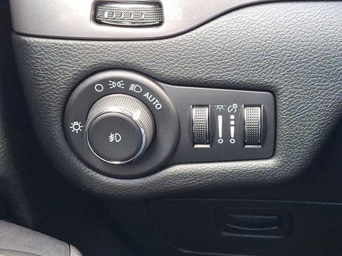 Certified 2020 Jeep Cherokee Latitude Lux w/ Quick Order Package 26H Lux image 28