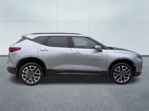 Used 2024 Chevrolet Blazer RS image 2