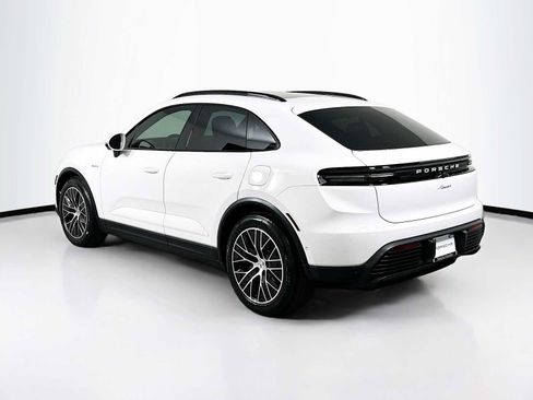 Certified 2025 Porsche Macan Electric image 3