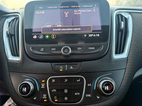 Used 2020 Chevrolet Malibu LT image 14