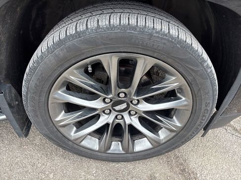 Used 2020 Cadillac Escalade Luxury w/ Escalade Sport Edition image 7