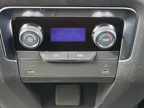 Used 2025 Chevrolet Suburban LS AWD/4WD image 25