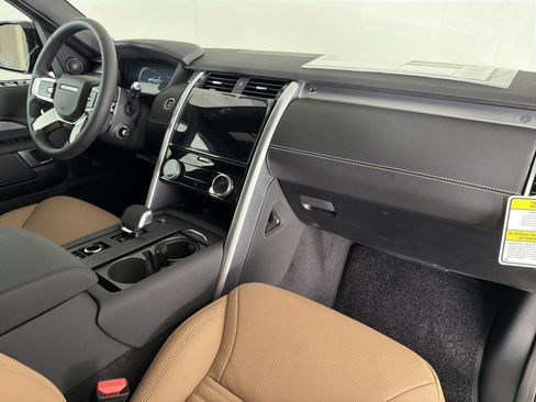 New 2026 Land Rover Discovery Limited Edition image 34